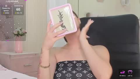 Lizzy Rossie online show from May 2026 09:43:01 PM