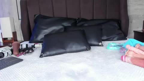 LizzySato online show from June 2026 08:03:01 PM