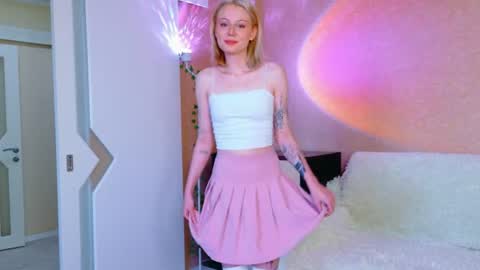 llovelymia online show from July 2026 03:10:02 AM