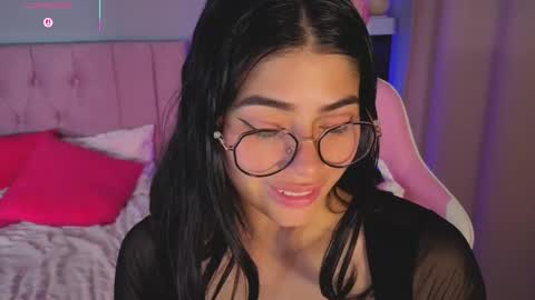 Snapshot of loaluxury chatting on December 2025 12:58:02 PM Pamela online show from December 2025 12:58:02 PM