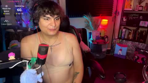 Snapshot of lobotomyprincess chatting on May 2026 06:07:02 AM LobotomyPrincess online show from May 2026 06:07:02 AM
