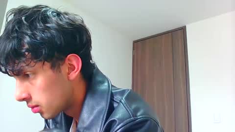 logaan_grey online show from January 2025 04:22:01 PM