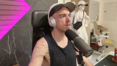 logan__kelly online show from July 2026 05:56:02 PM