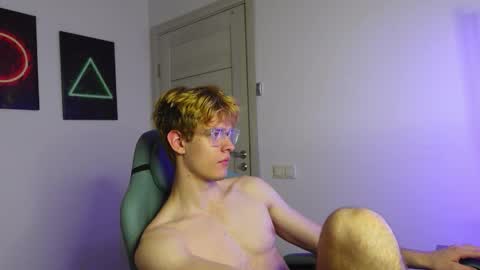 LOGAN FRASER online show from October 2025 12:25:01 PM