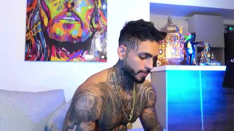 logan_hugh8 online show from September 2025 02:55:01 AM