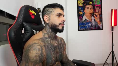 logan_hugh8 online show from October 2025 12:44:02 AM