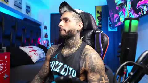 logan_hugh8 online show from February 2026 06:00:02 AM