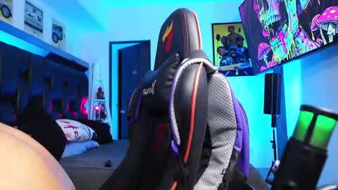 logan_hugh8 online show from March 2026 07:15:01 AM