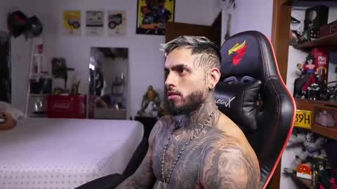 logan_hugh8 online show from May 2026 08:47:01 PM