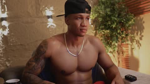 logan_varela online show from November 2025 02:28:02 PM