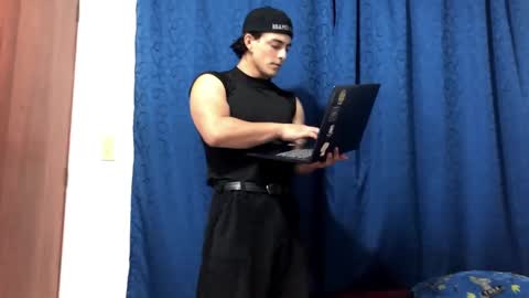 Snapshot of logan_x3 chatting on December 2024 02:12:02 AM Logan online show from December 2024 02:12:02 AM