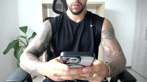 Logan Wolfp online show from May 2026 09:31:01 PM