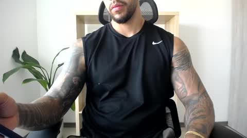 Logan Wolfp online show from May 2026 09:21:01 PM