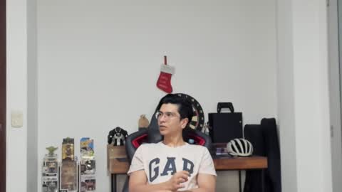 Snapshot of logannick chatting on February 2025 08:33:02 AM Logan online show from February 2025 08:33:02 AM