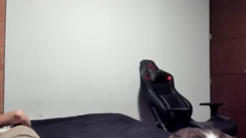 Snapshot of logannick chatting on November 2025 08:57:01 AM Logan online show from November 2025 08:57:01 AM