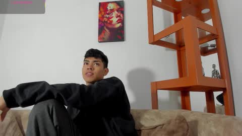 Snapshot of logantwink18 chatting on December 2025 01:08:01 PM logantwink18 online show from December 2025 01:08:01 PM