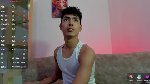 Snapshot of logantwink18 chatting on January 2026 02:17:01 AM logantwink18 online show from January 2026 02:17:01 AM