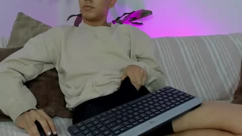 Snapshot of logantwink18 chatting on February 2026 11:06:02 AM logantwink18 online show from February 2026 11:06:02 AM