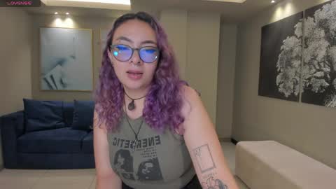 Snapshot of loiseharper chatting on May 2026 06:57:01 PM Loise online show from May 2026 06:57:01 PM