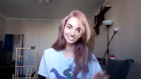 Amelia online show from September 2025 07:55:02 AM