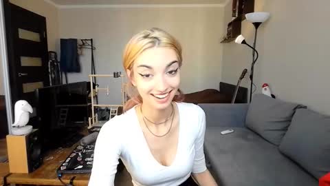 Amelia online show from October 2025 09:06:02 AM