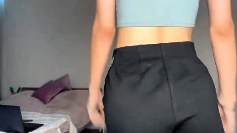 Amelia online show from November 2025 12:10:02 AM