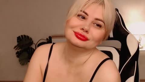 Snapshot of lola_anderson chatting on December 2025 05:23:01 AM Lola online show from December 2025 05:23:01 AM
