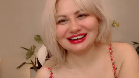 Snapshot of lola_anderson chatting on April 2026 06:07:02 AM Lola online show from April 2026 06:07:02 AM