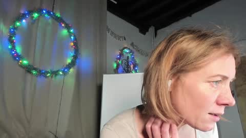 Snapshot of lola_belgium chatting on January 2025 07:04:01 PM lola_belgium online show from January 2025 07:04:01 PM