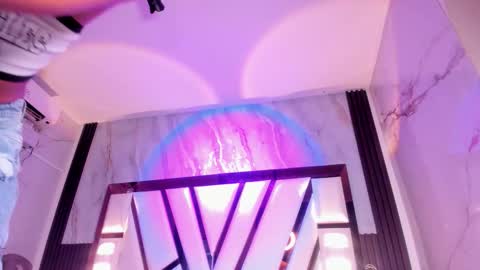 Lola online show from November 2025 11:31:02 AM