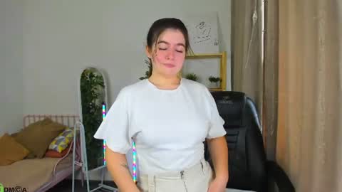 Snapshot of lola_loco chatting on August 2026 01:20:01 AM Margo online show from August 2026 01:20:01 AM