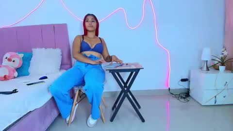 lola_lustrum online show from May 2026 02:16:01 PM