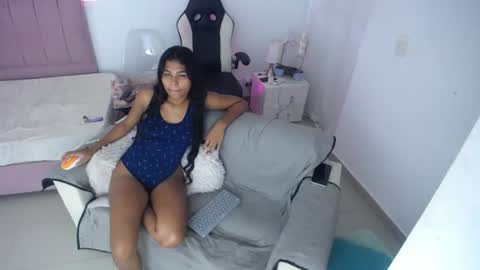 lola_lustrum online show from June 2026 04:11:01 PM