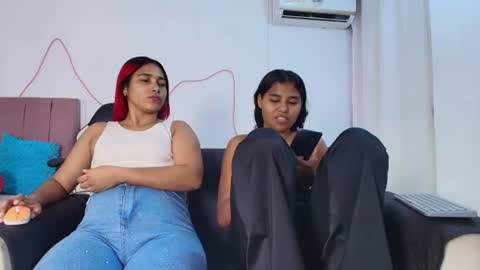 lola_lustrum online show from July 2026 12:33:01 PM