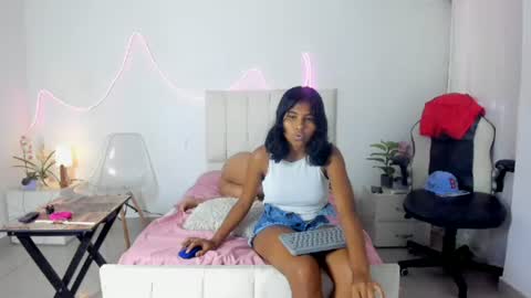 lola_lustrum online show from July 2026 04:39:33 PM