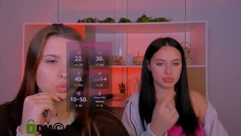 Lola online show from October 2025 07:14:01 PM