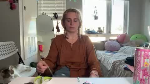 lolaa555 online show from July 2026 03:43:01 PM