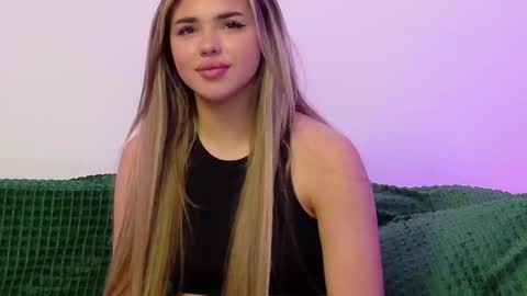 Snapshot of lolaamore_ chatting on December 2025 08:29:01 PM lolaamore_ online show from December 2025 08:29:01 PM