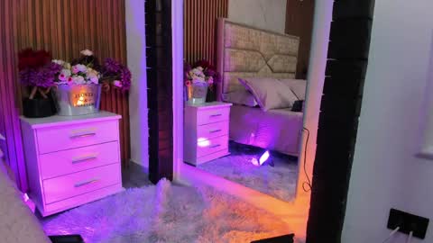 Lola Angel online show from April 2026 08:03:01 PM