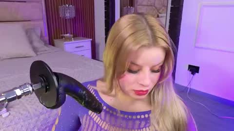 Lola Angel online show from May 2026 09:12:02 PM