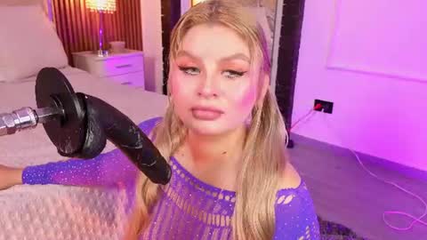 Lola Angel online show from June 2026 09:27:02 PM