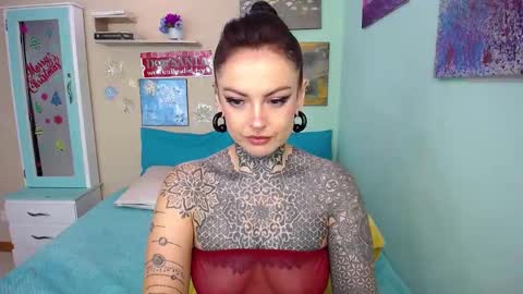 Lola online show from December 2024 07:20:01 PM