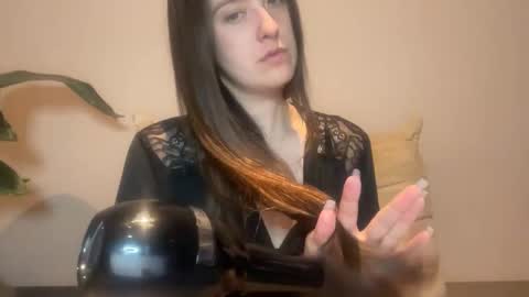 Snapshot of loladom chatting on October 2025 04:23:02 AM Frt Pr1ncess online show from October 2025 04:23:02 AM