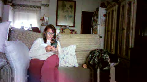 Snapshot of lolahueso chatting on February 2025 04:48:02 PM LOLA HUESO y ERIC online show from February 2025 04:48:02 PM