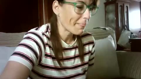 Snapshot of lolahueso chatting on February 2025 08:28:01 AM LOLA HUESO y ERIC online show from February 2025 08:28:01 AM