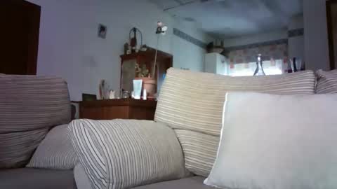 Snapshot of lolahueso chatting on December 2025 09:06:01 AM LOLA HUESO y ERIC online show from December 2025 09:06:01 AM