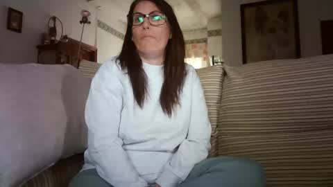 Snapshot of lolahueso chatting on January 2026 04:00:01 PM LOLA HUESO y ERIC online show from January 2026 04:00:01 PM