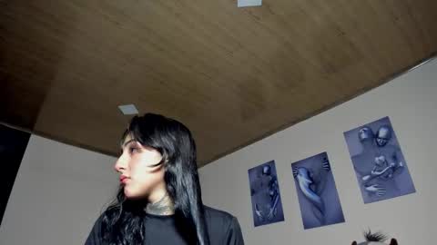 Lola online show from November 2025 12:27:01 AM