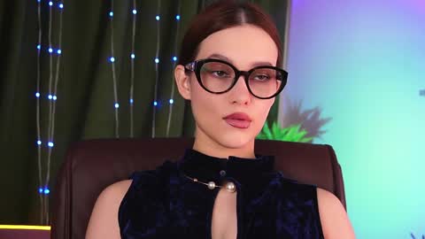 lolalemona online show from April 2026 01:47:01 PM