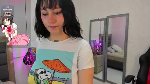 Snapshot of lolamaxi chatting on October 2025 03:20:02 AM LOLA online show from October 2025 03:20:02 AM